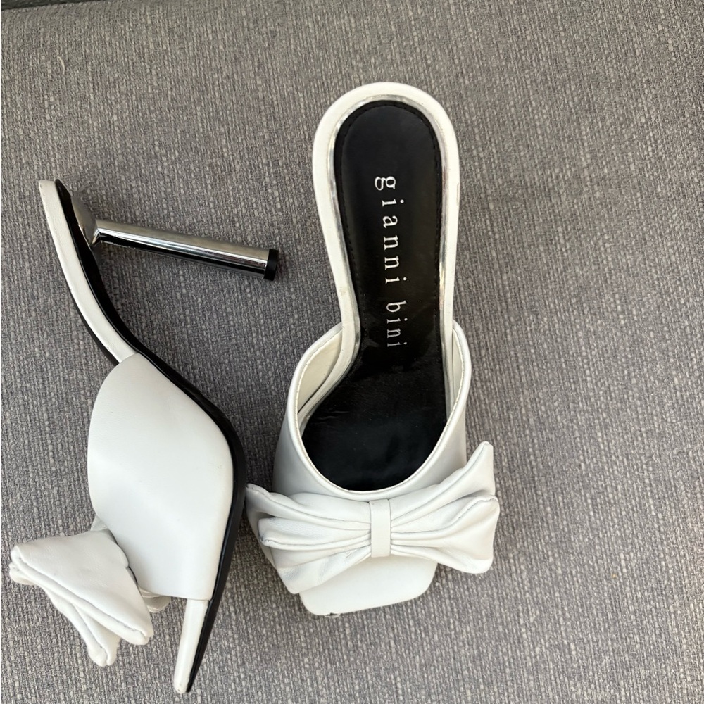 Gianni Bini Elegant White Bow Heels size 7 - Picture 2 of 5